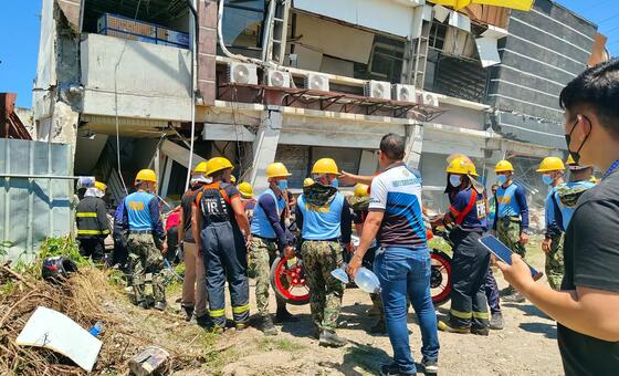 Deadly Earthquake Strikes Philippines on First Day of School Year