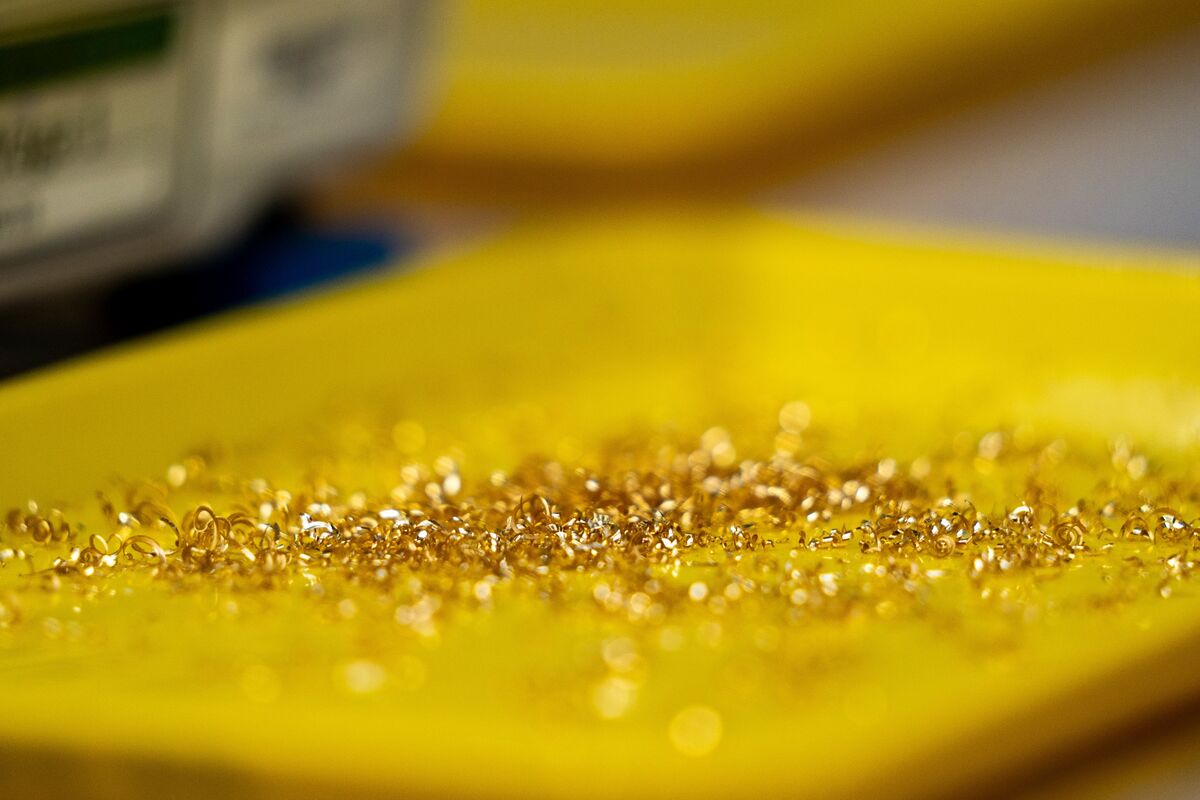 Gold Pares Gains as US Jobs Data Reinforces Higher-Rate Bets