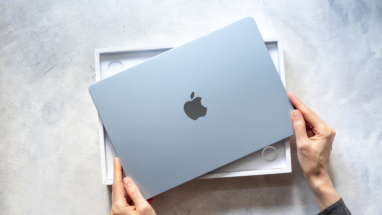 Why Do Macs Not Have Touch Screens? Apple's Reasoning Explained