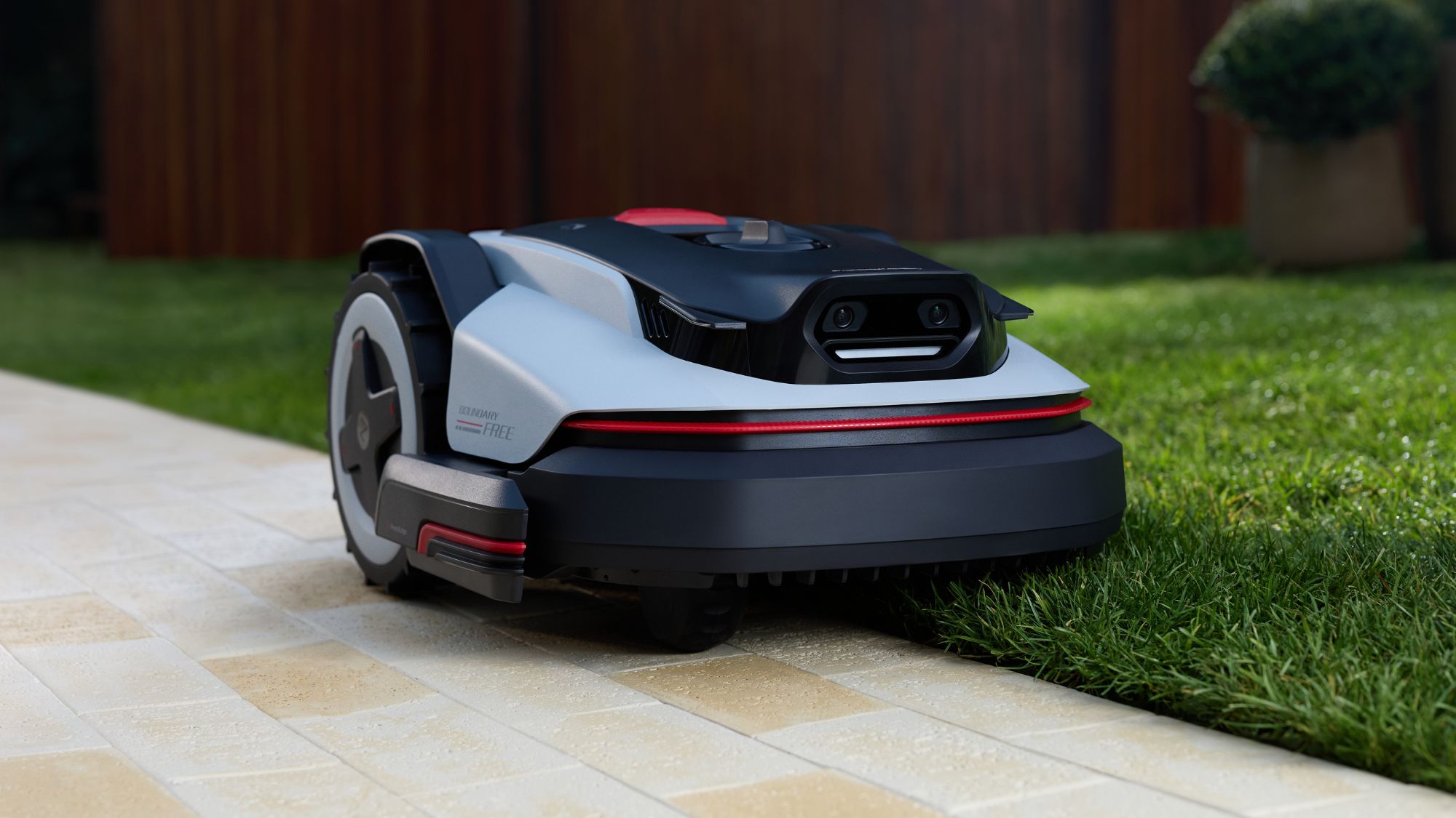Roborock RockNeo Q110H Review: The Robotic Lawnmower That's Changing Hands-Free Yard Care
