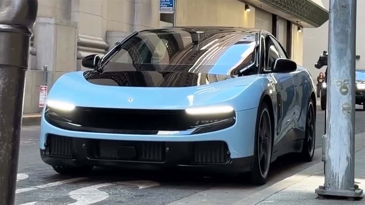 La Ferrari Luce aperçue sur la route : premières images de la Ferrari électrique en action