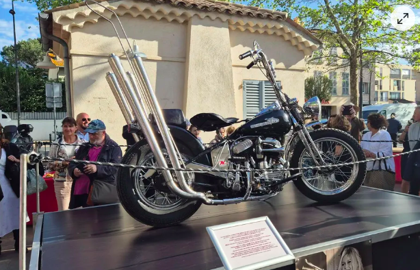 Saint-Tropez : Il met un an à reconstituer la Harley Davidson de Brigitte Bardot