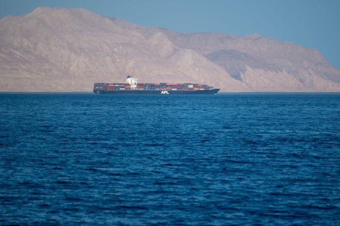 Persian Gulf Bottleneck Tightens Global Container Supply