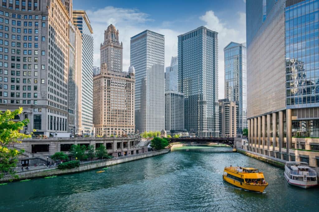 10 Things to Know Before Moving to Chicago