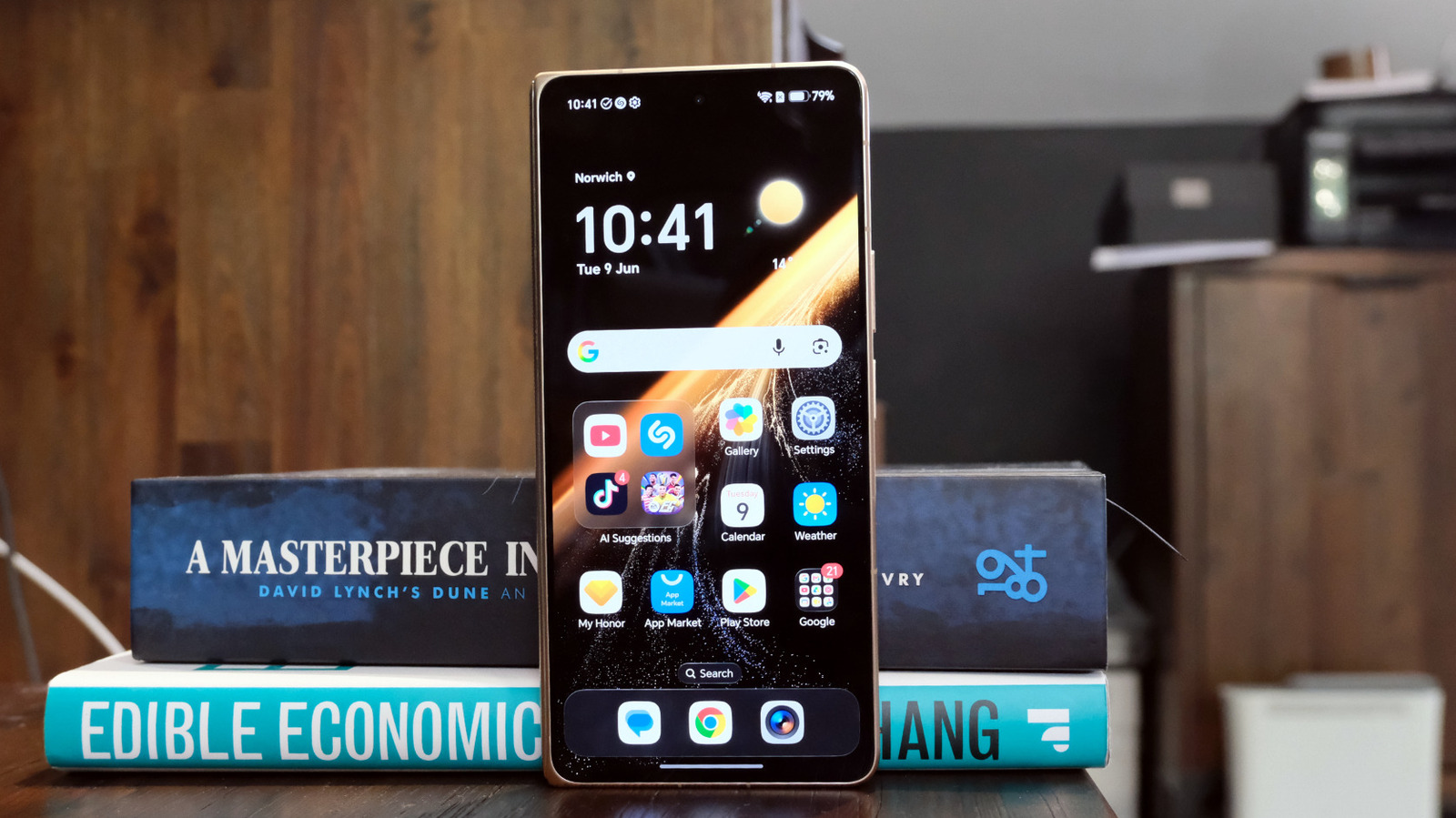 Honor Magic V6 Review: A Mechanical Marvel With Software Growing Pains