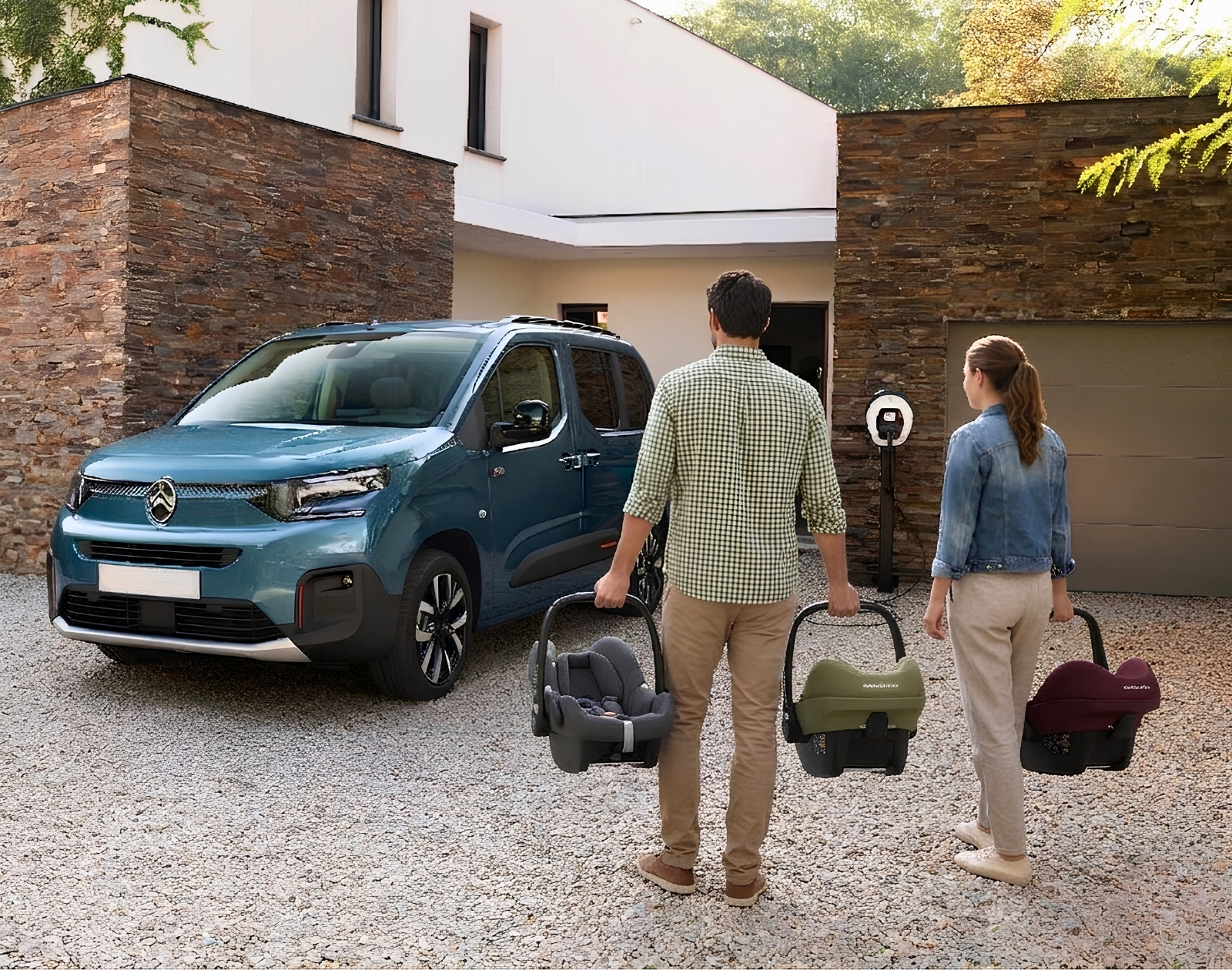 Voitures électriques avec 3 vraies places siège auto à l'arrière en 2026