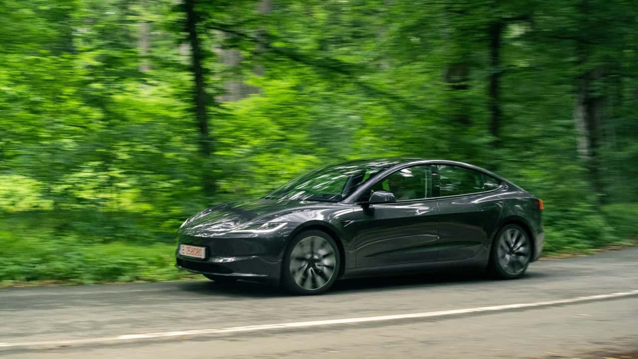 This Tesla Model 3 Went Nearly 400 Miles in a Range Test — 30 More Than Its EPA Rating