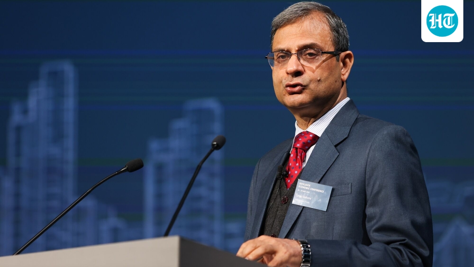 RBI Keeps Repo Rate Unchanged at 5.25% Despite Falling Rupee: What It Means for India's Economy
