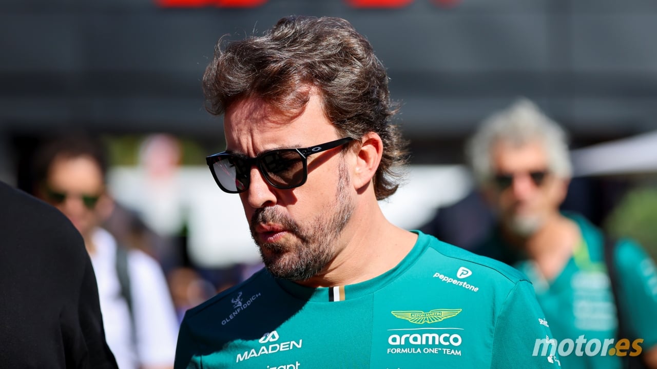 Alonso, último en Barcelona y molesto con la prensa: 'Entiendo que queráis martirizar al equipo'