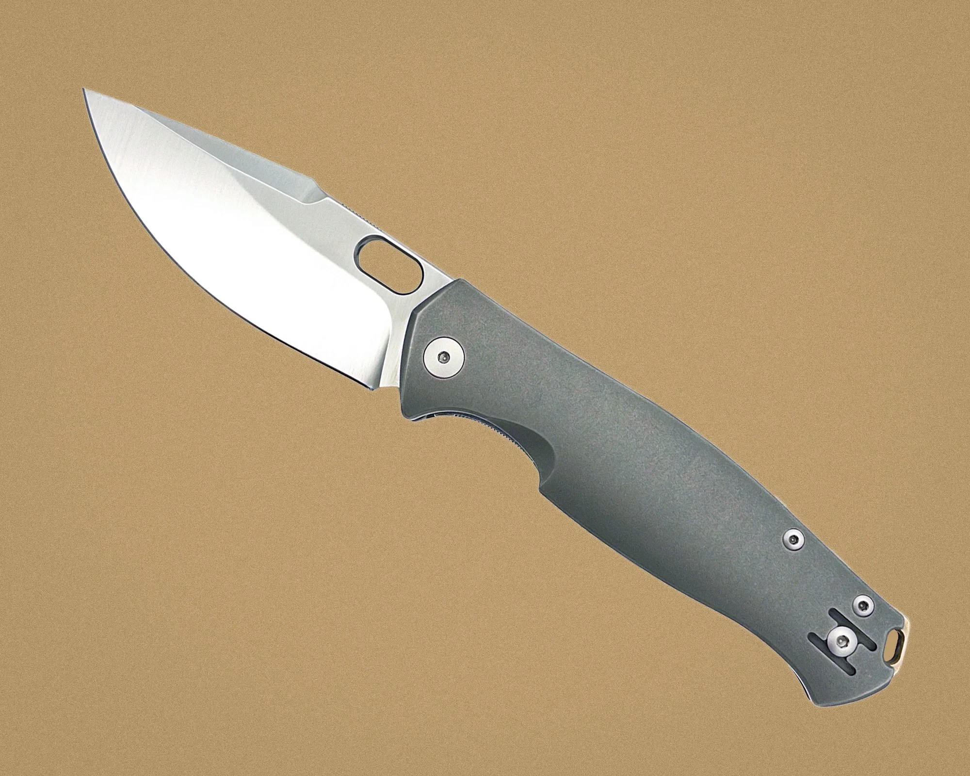 GiantMouse ACE Pontius Review: A Super Steel EDC Knife With a Hollywood Pedigree