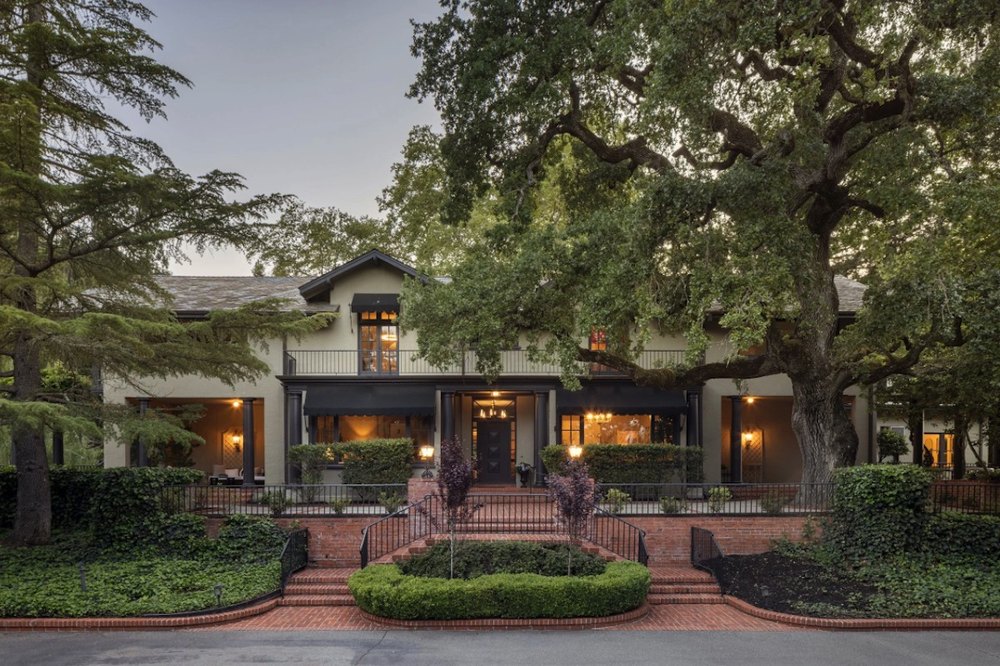 114-Year-Old Alamo Estate With Its Own 'Mad Men'-Style Lounge Listed for $12.8 Million