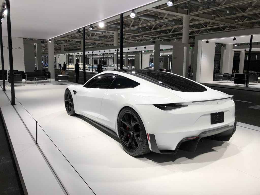 Tesla repousse encore la présentation du nouveau Roadster : une surprise ?