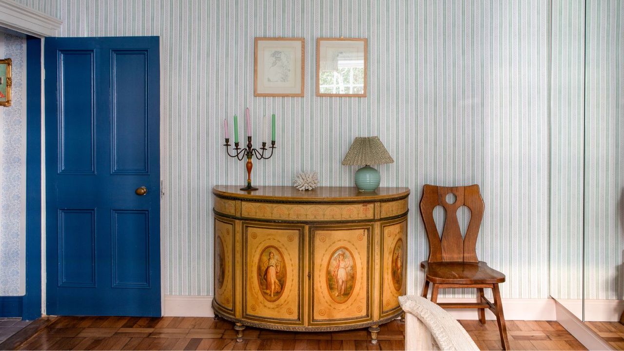 3 Things Antiques Dealers Always Say You Should Splurge On – and 3 They Never Waste Money On