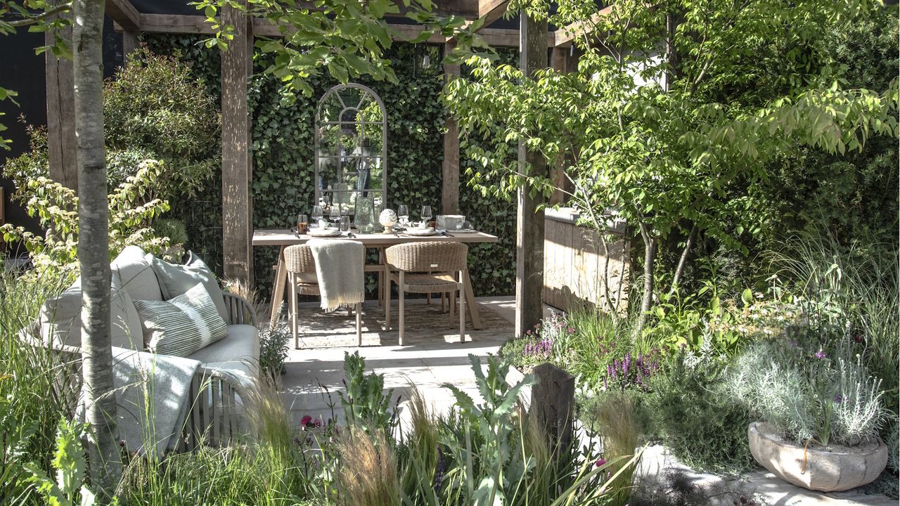 5 Tiny Flowers Perfect For a Summer Tabletop Garden – They'll Bloom Until Fall With Minimal Maintenance