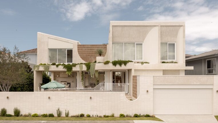 Gold Coast Mansion Sales Spark Fierce Industry Feud Between Agents