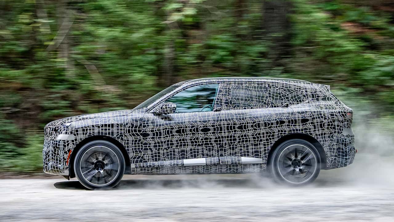The New BMW X5 Hides The Door Handles In Plain Sight