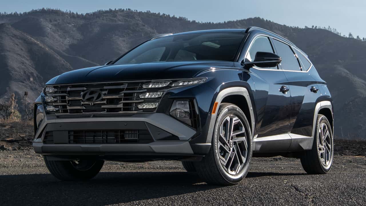 Hyundai Tucson Hybrid Gets a Major Price Cut With New Front-Wheel Drive Option