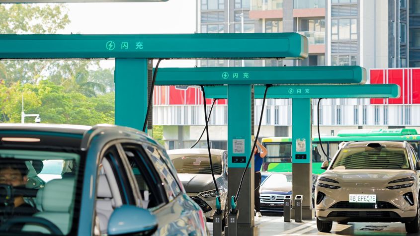 BYD Flash Charging: Inside China's Ultra-Fast EV Charging Revolution in Shenzhen