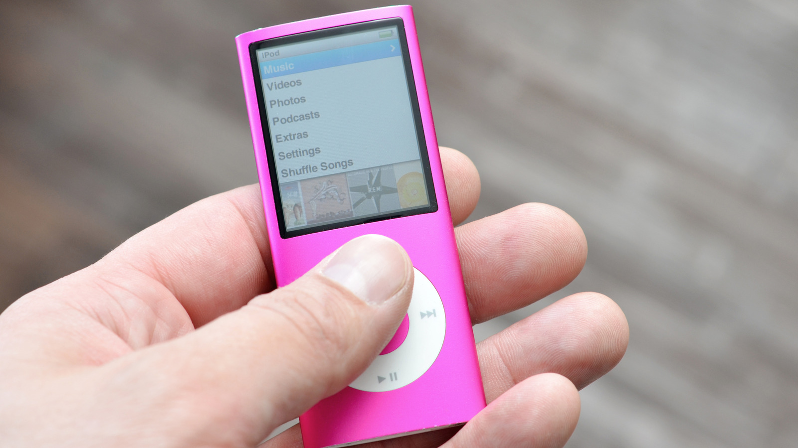 Why Gen Z Is Obsessed With Buying Old-School iPods in 2024