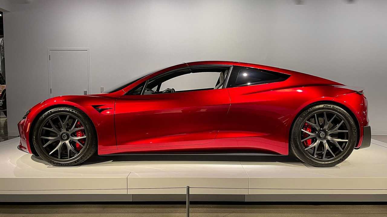 El debut del Tesla Roadster sufre otro retraso (pero corto)