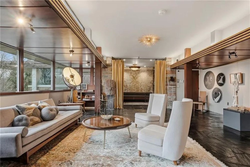 Modernist Estate Built by Frank Lloyd Wright's Fallingwater Craftsman Lists for $2.8 Million