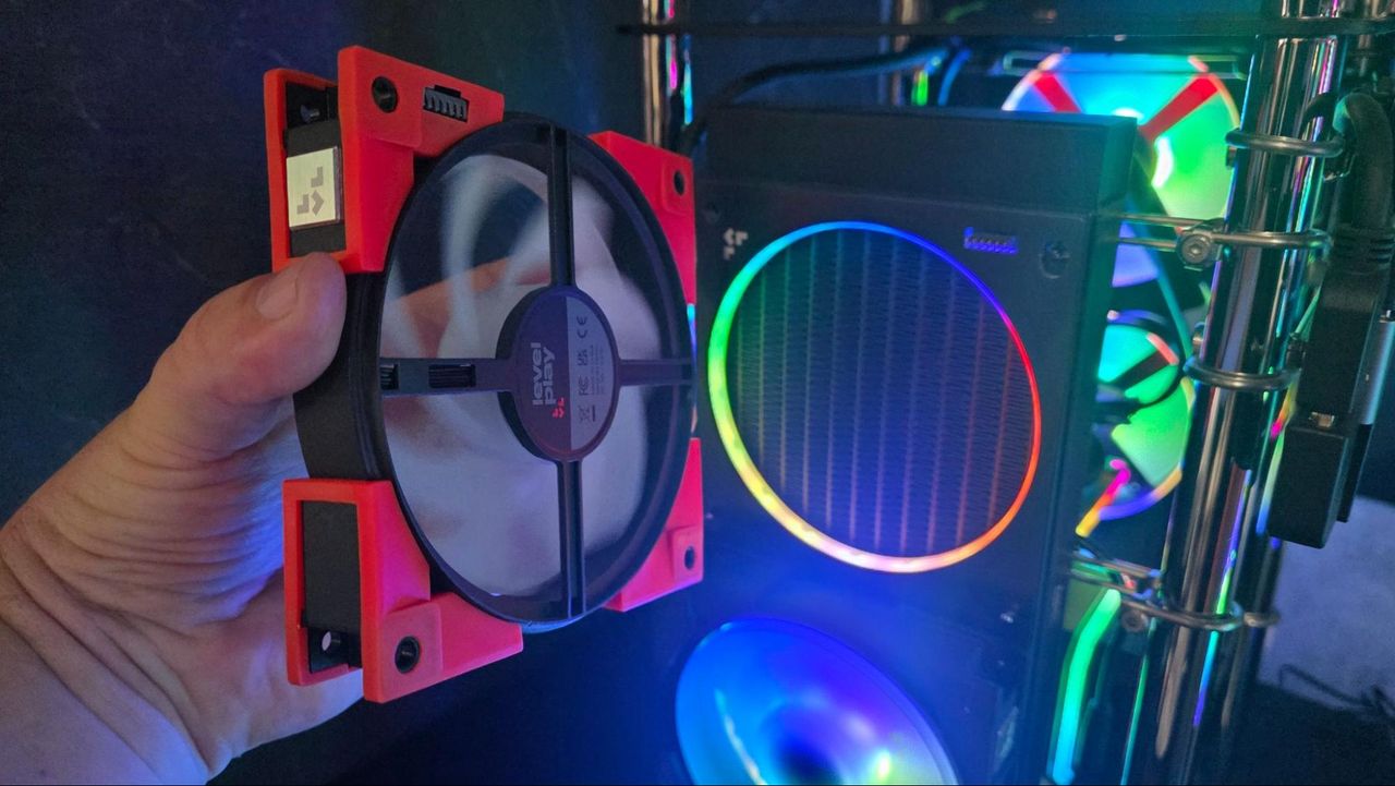 Levelplay's Magnetic Fans and Knob-Equipped AIO Are Redefining PC Cooling in 2025