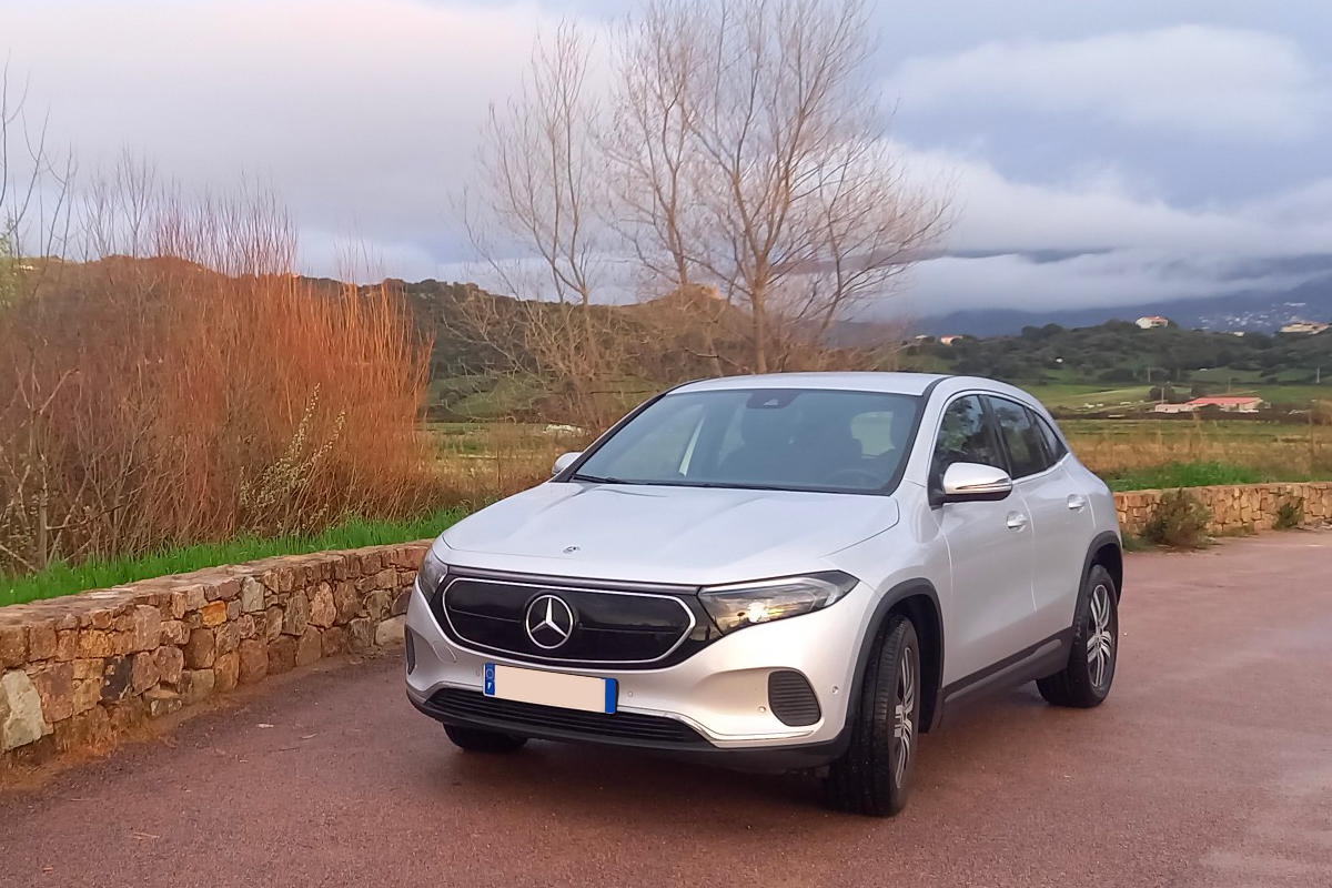 Mercedes EQA ou Renault Mégane E-Tech : Corinne a choisi les deux !