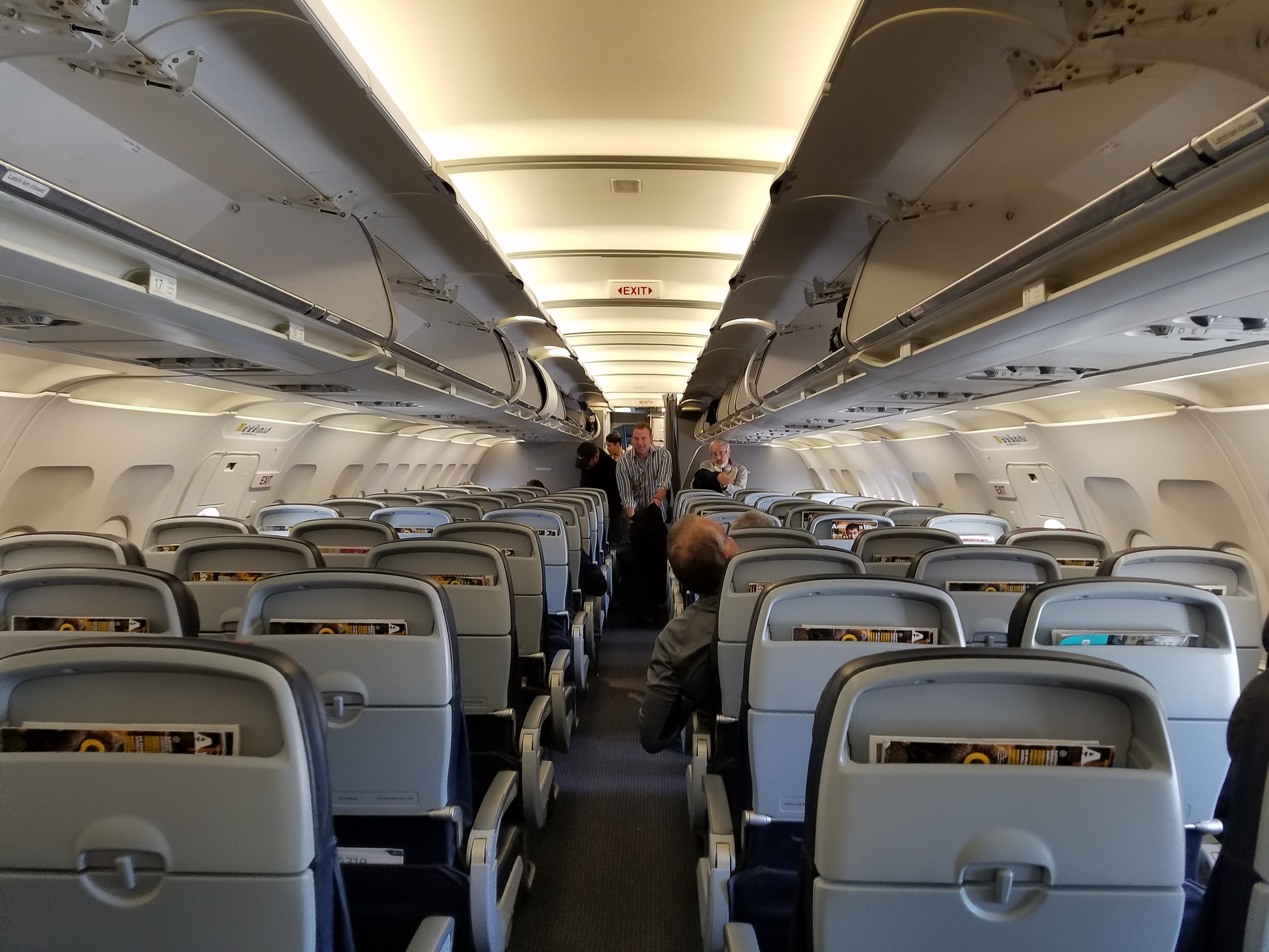 American Airlines Pilot Calmly Reports Passenger Biting Incident — And His Father's Day Sign-Off Went Viral