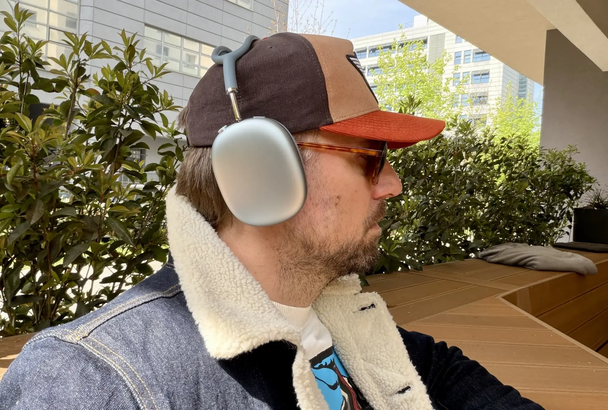 Save $40 on Apple AirPods Max 2: Is This the Best Time to Buy Premium Headphones?