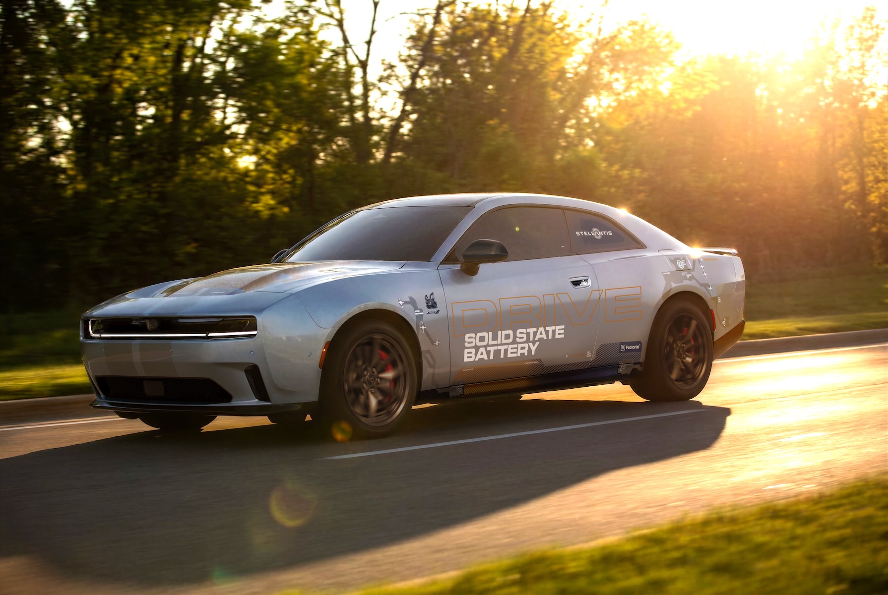 Dodge Charger Daytona : Stellantis teste sa batterie à électrolyte solide FEST sur route