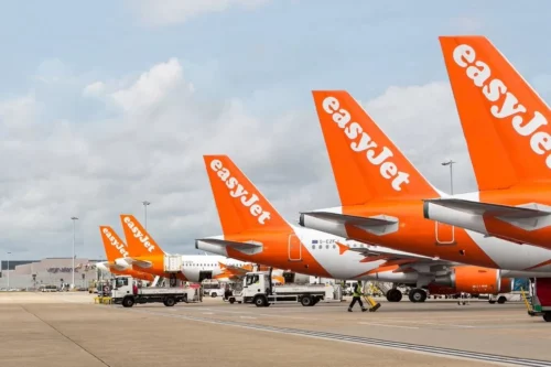 £4.7bn Takeover Bid for easyJet Taken to Shareholders After Board Rejection