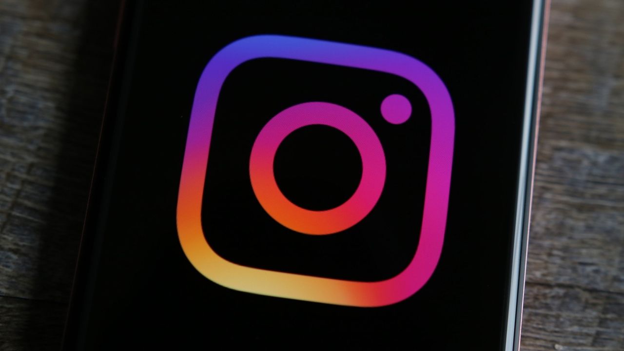 UK Bans Social Media for Under-16s: Start Date, Affected Apps & What Parents Need to Know