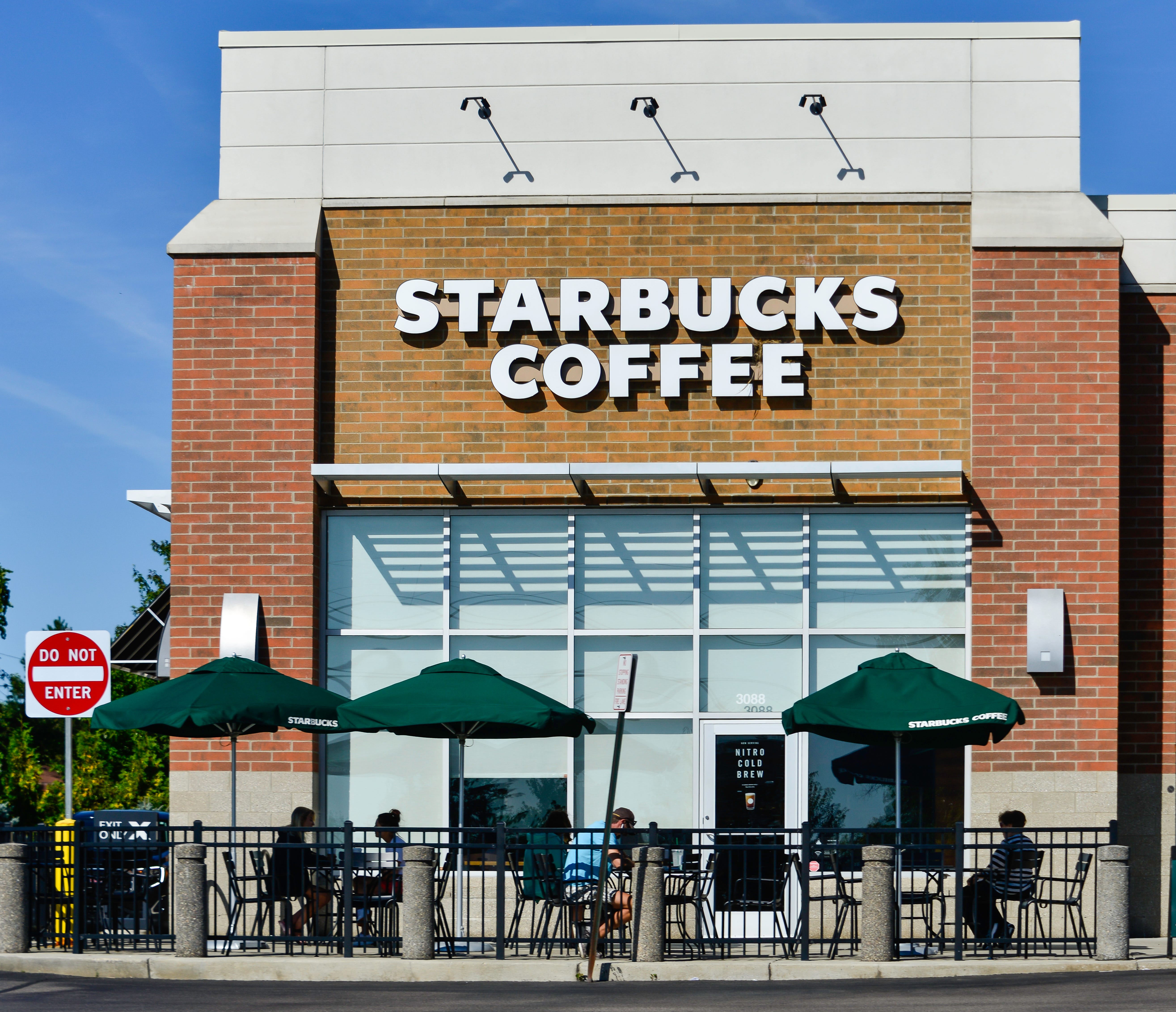 The Busiest Time at Starbucks Isn't When You Think