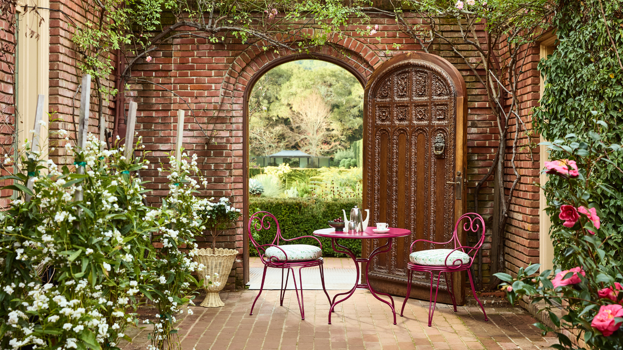 GreenRow x New York Botanical Garden Collection: Nostalgic Floral Tableware for Summer Hosting