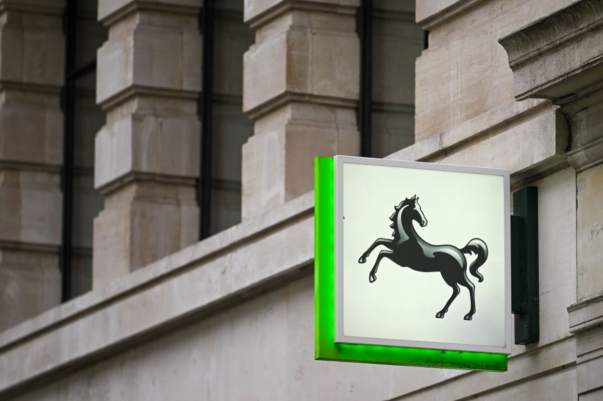 Lloyds Taps Japan's Booming Samurai Market With ¥75 Billion Sale